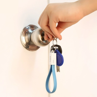 Cablu breloc pentru incarcare iPhone sau iPad, USB si micro USB, alb